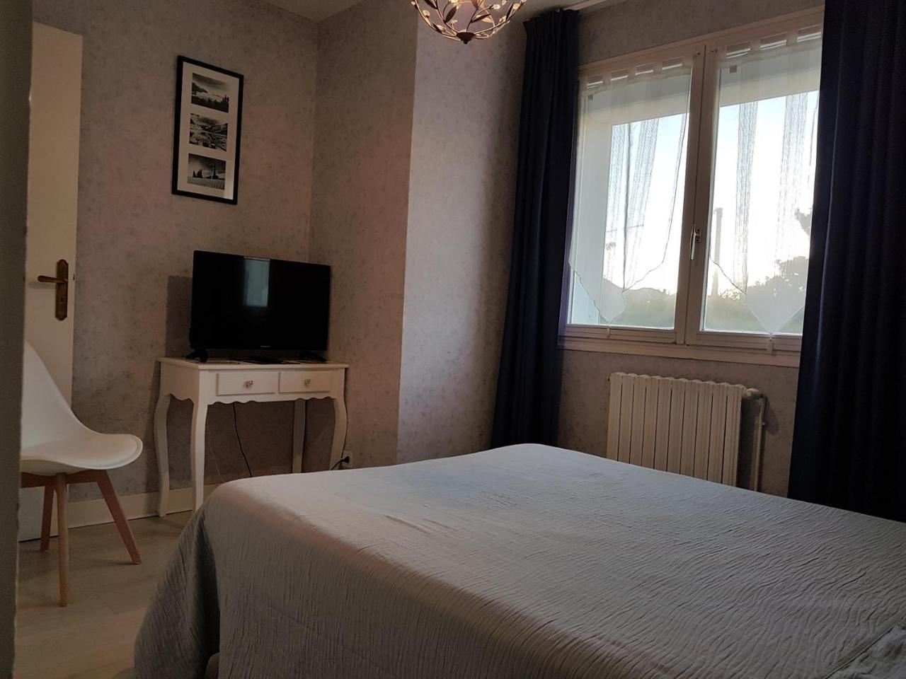 Hotel Du Commerce Chez Stephane Roumazières Zewnętrze zdjęcie