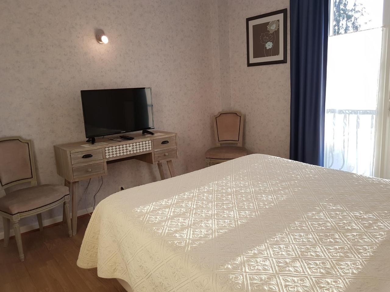 Hotel Du Commerce Chez Stephane Roumazières Zewnętrze zdjęcie